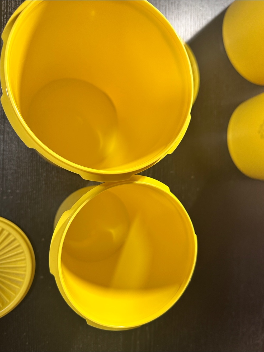 Set of 4 Tupperware Daffodil Yellow Servalier Canisters with Sunburst Lids - Picture 11 of 16